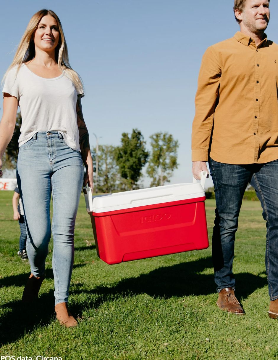 Hielera Rígida Igloo Laguna Familiar 76 Latas 45 L Color Rojo