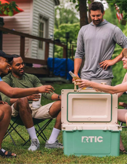 Hielera Rígida RTIC Ultraligera 48 Latas 30 L