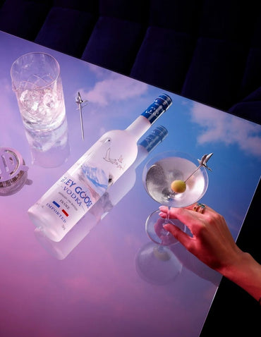 Vodka Premium 750 ml 40% Alc. Vol. - Grey Goose