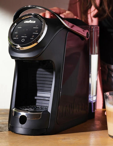 Cafetera y Espresso Lavazza Classy Plus con Espumador Automático