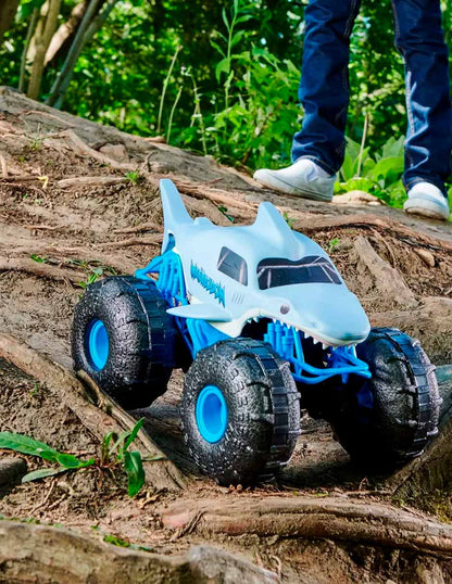 Monster Jam carro todoterreno a control remoto Megalodon Storm escala 1:15