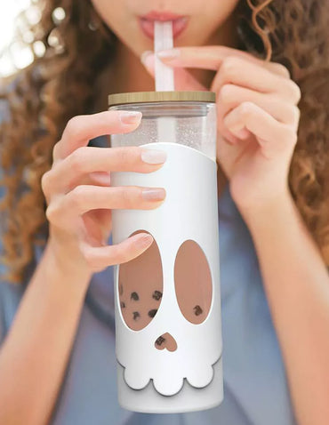 Vaso de vidrio calavera 500 ml con tapa de bambú y popotes