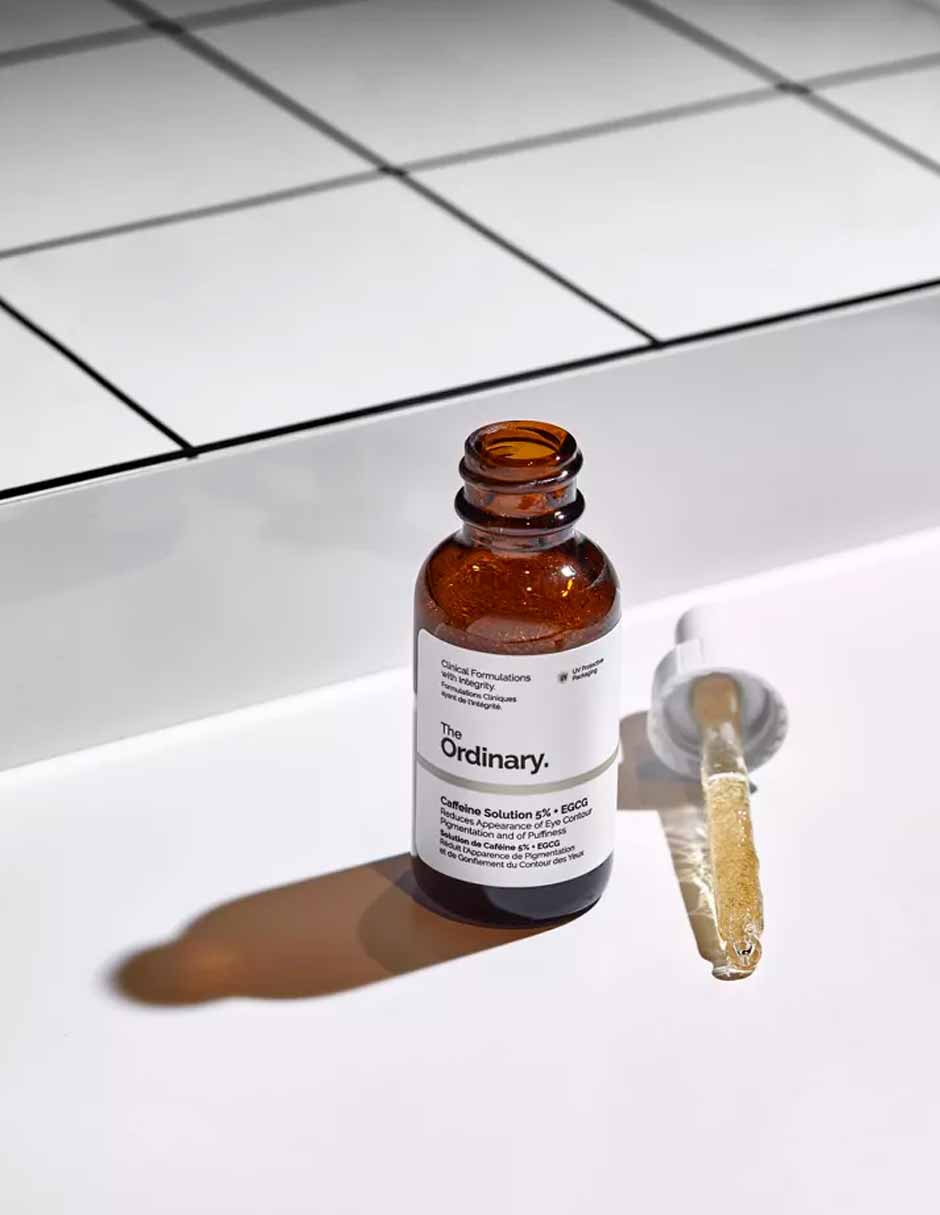 The ordinary cafeína al 5 % + EGCG reduce hinchazón y la pigmentación del contorno de los ojos 1oz